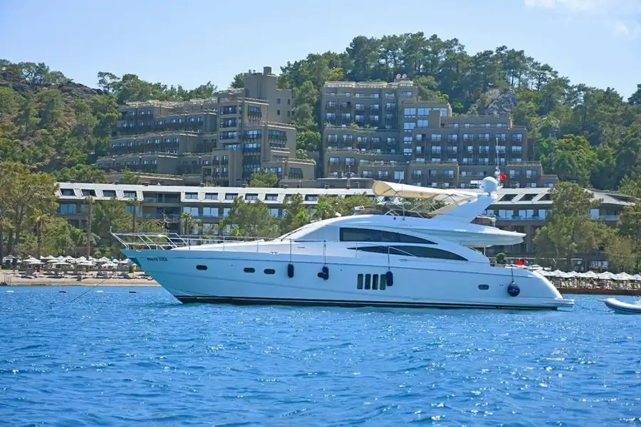Kemer Yacht Rental 22m Princess 67